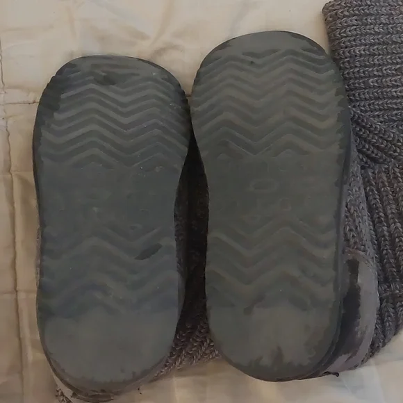 Ugg Classic Tall Crocheted with 3 Buttons, Grey, Size 6 - Picture 3 of 4